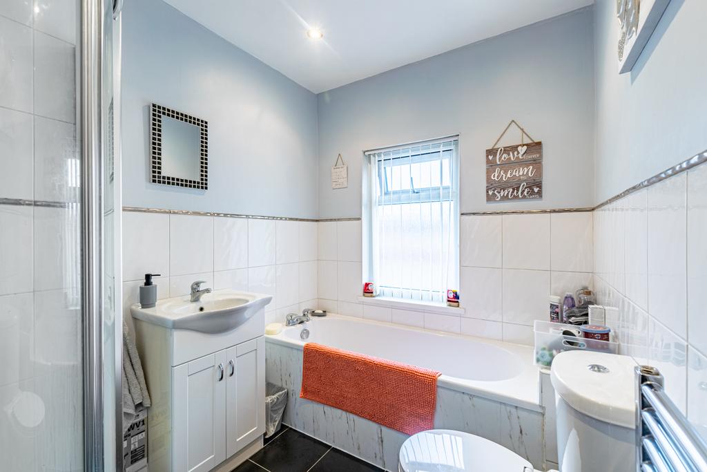 Bathroom1