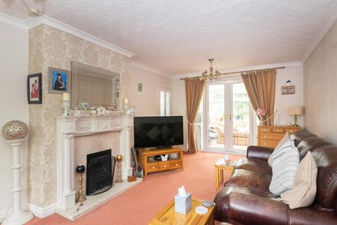 3 bedroom detached house for sale, Leeds LS16