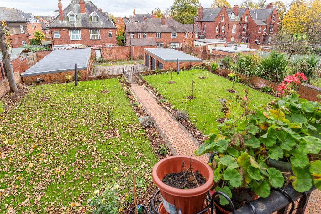 Garage and Communal Garden