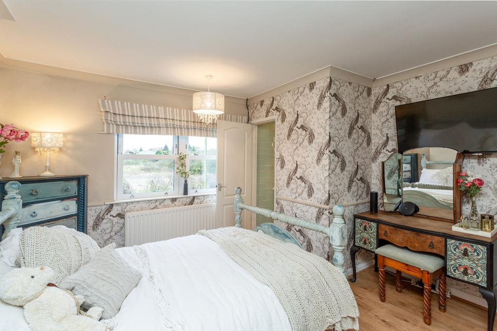 Bedroom 1b