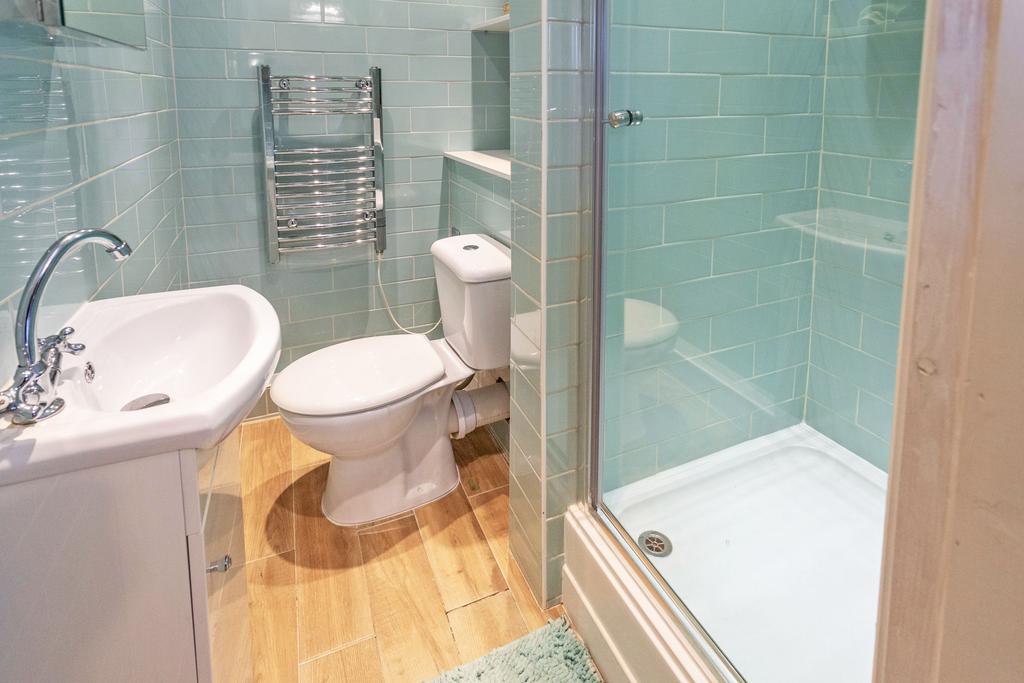 Bedroom 1 Ensuite a