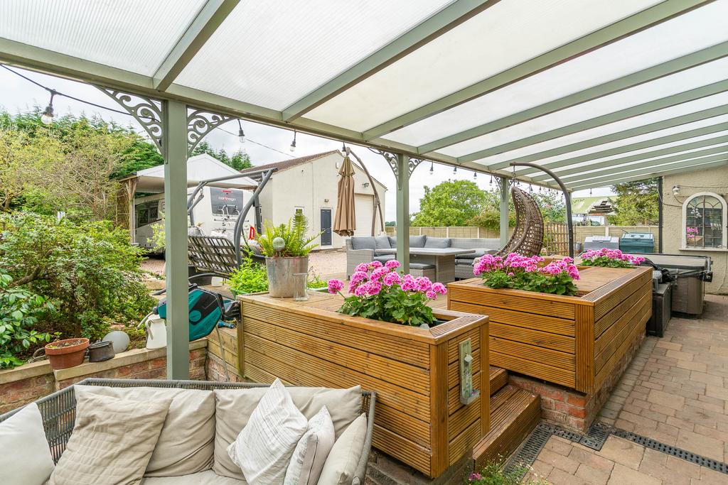 Covered patio 2