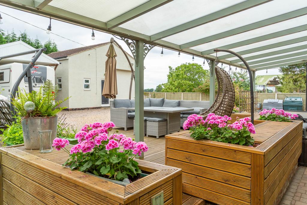 Covered patio 4