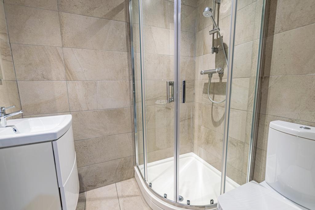 Bedroom 2 Ensuite