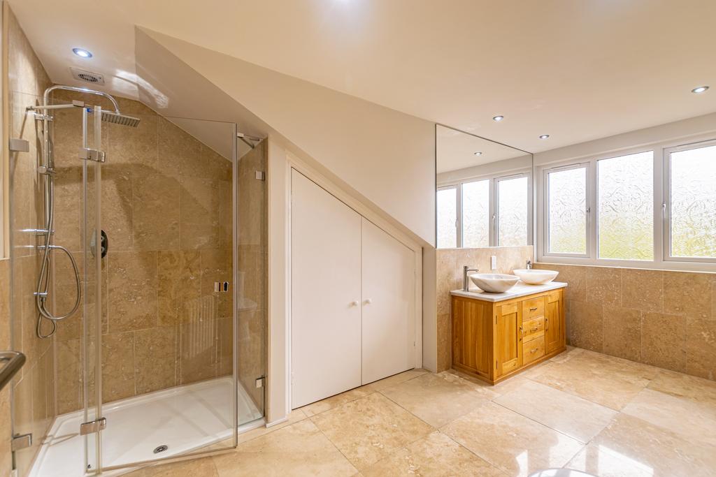 Master Bedroom Ensuite a