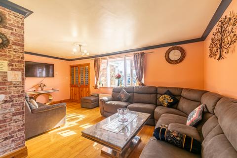 3 bedroom detached house for sale, Leeds LS17