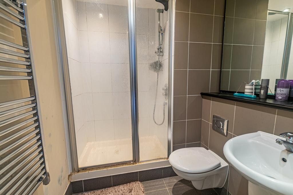 Bedroom 1 Ensuite