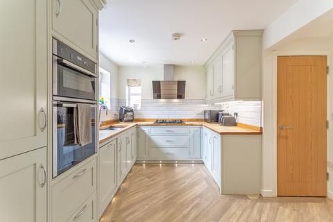 5 bedroom link detached house for sale, York YO19