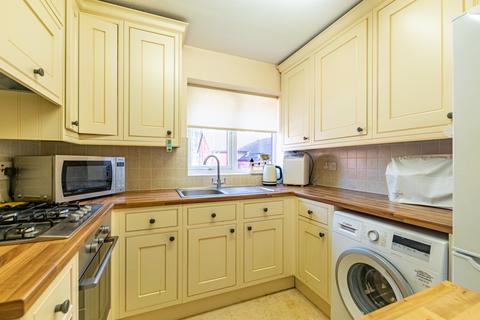 2 bedroom apartment for sale, Leeds LS17