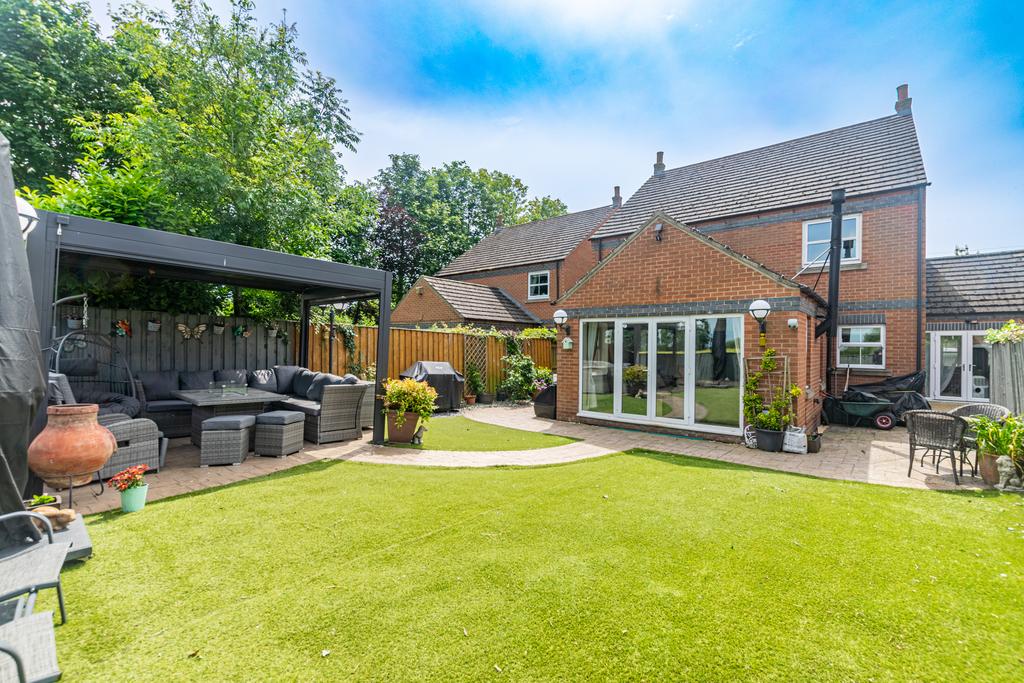 North Duffield, Selby YO8 6 bed detached house for sale £500,000