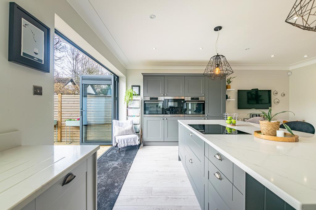 Kitchen Dining Room 8
