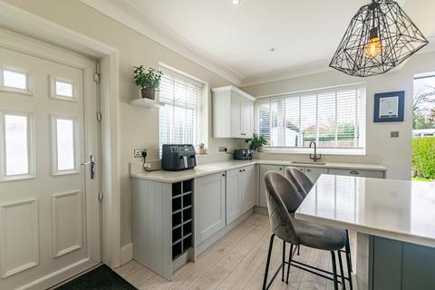 12 Bentcliffe Drive, Leeds, LS17 6QX