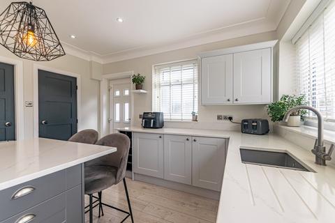 12 Bentcliffe Drive, Leeds, LS17 6QX