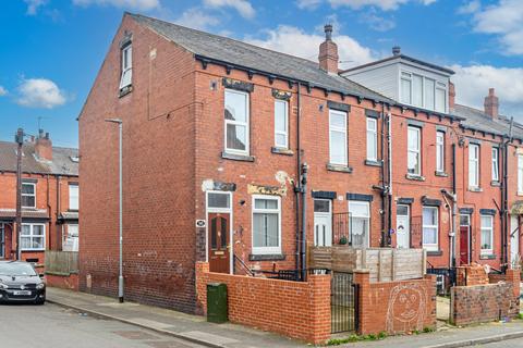 98 Harlech Road, Leeds, LS11 7DG