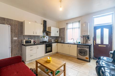 98 Harlech Road, Leeds, LS11 7DG
