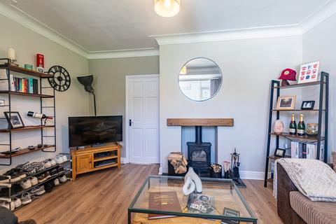 16 Parkland Gardens, Leeds, LS6 4PG
