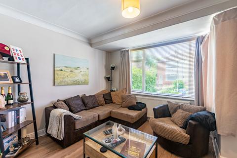 16 Parkland Gardens, Leeds, LS6 4PG