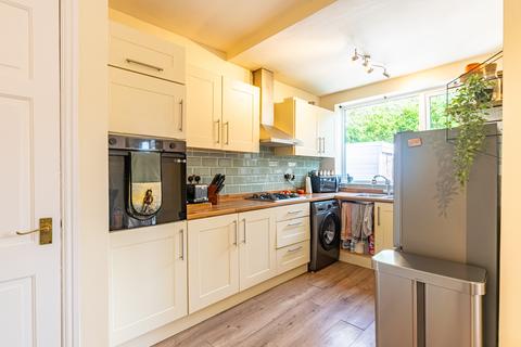 16 Parkland Gardens, Leeds, LS6 4PG