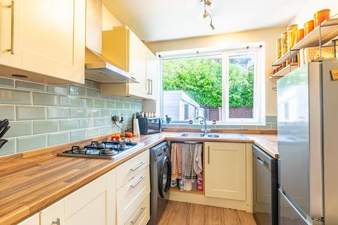16 Parkland Gardens, Leeds, LS6 4PG