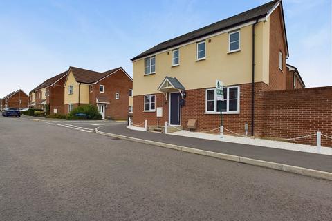 3 bedroom detached house for sale, Atkyns Drive, Tuffley, Gloucester, Gloucestershire, GL4