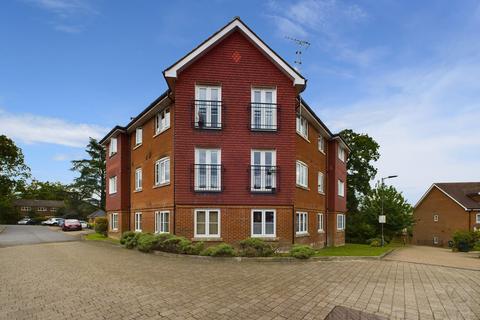 2 bedroom flat for sale, St. Aidan Close, Crawley RH11