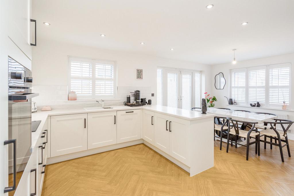 Kitchen/dining room b