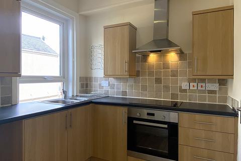 2 bedroom flat to rent, Highfield Road, Blackpool FY4