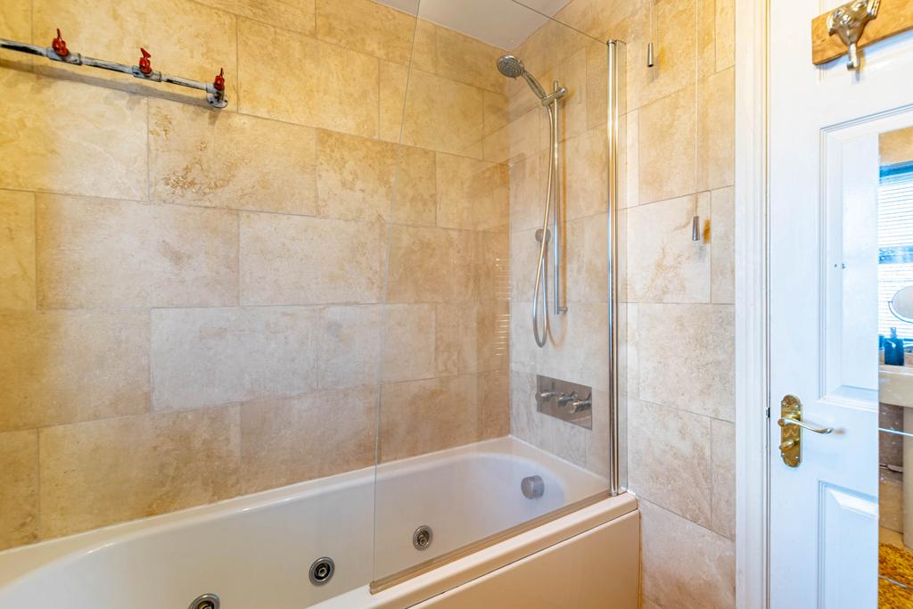 Bathroom2