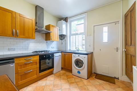 16 Heddon Place, Leeds, LS6 4EL