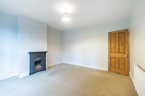 16 Heddon Place, Leeds, LS6 4EL