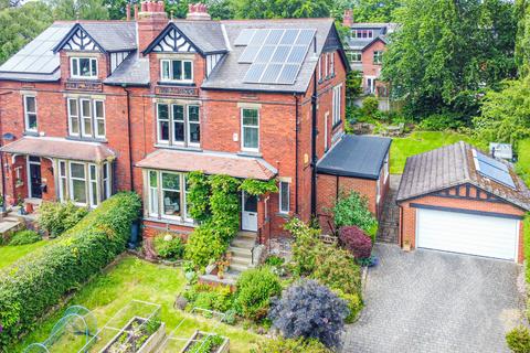 6 bedroom semi-detached house for sale, Leeds LS8