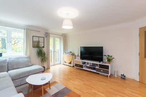 2 bedroom flat for sale, Leeds LS17