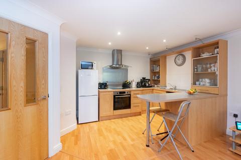 2 bedroom flat for sale, Leeds LS17