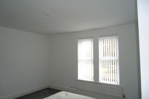 4 bedroom apartment to rent, Top Moor Side, Leeds LS11