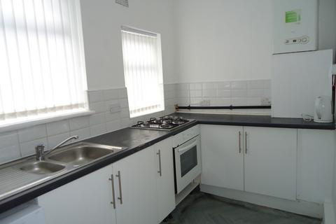 4 bedroom apartment to rent, Top Moor Side, Leeds LS11