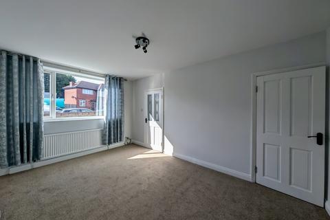 2 bedroom semi-detached house to rent, Hastings Crescent, Castleford, West Yorkshire, WF10