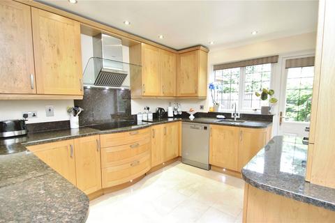 3 bedroom detached house for sale, Wisteria Drive, Verwood, Dorset, BH31