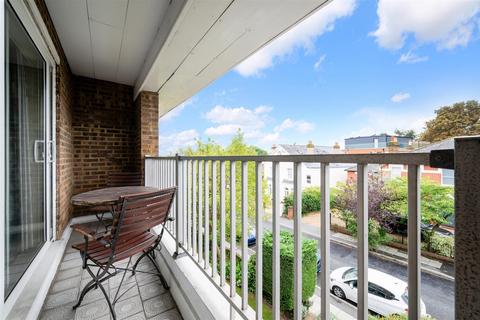 2 bedroom flat for sale, Savile Court, Wimbledon SW19