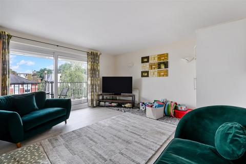 2 bedroom flat for sale, Savile Court, Wimbledon SW19