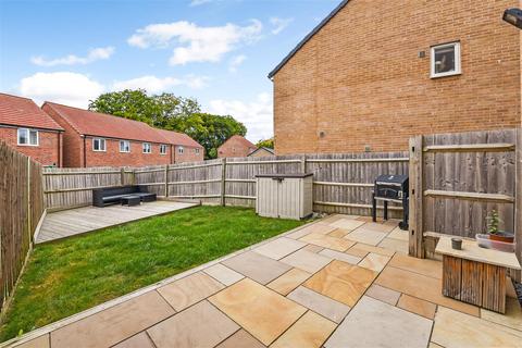 3 bedroom semi-detached house for sale, Halter Way, Andover