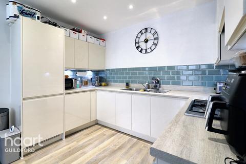 2 bedroom apartment for sale, Walnut Tree Close, Guildford