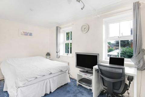19 Founder Close, London, E6 6FS