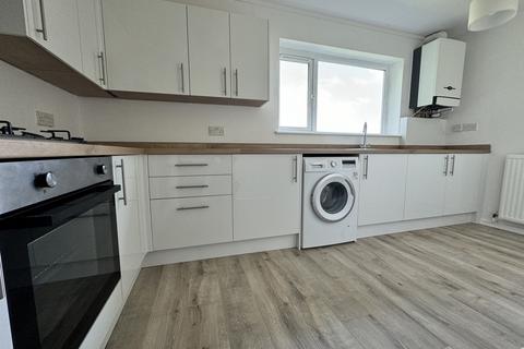 2 bedroom apartment to rent, Wood Close, Chapel Allerton