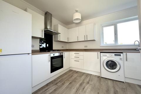 2 bedroom apartment to rent, Wood Close, Chapel Allerton