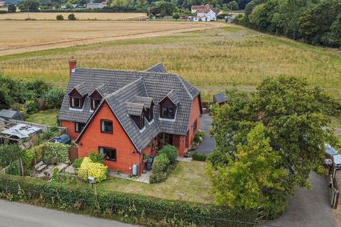 4 bedroom detached house for sale, Harleston Road, Stowmarket IP14