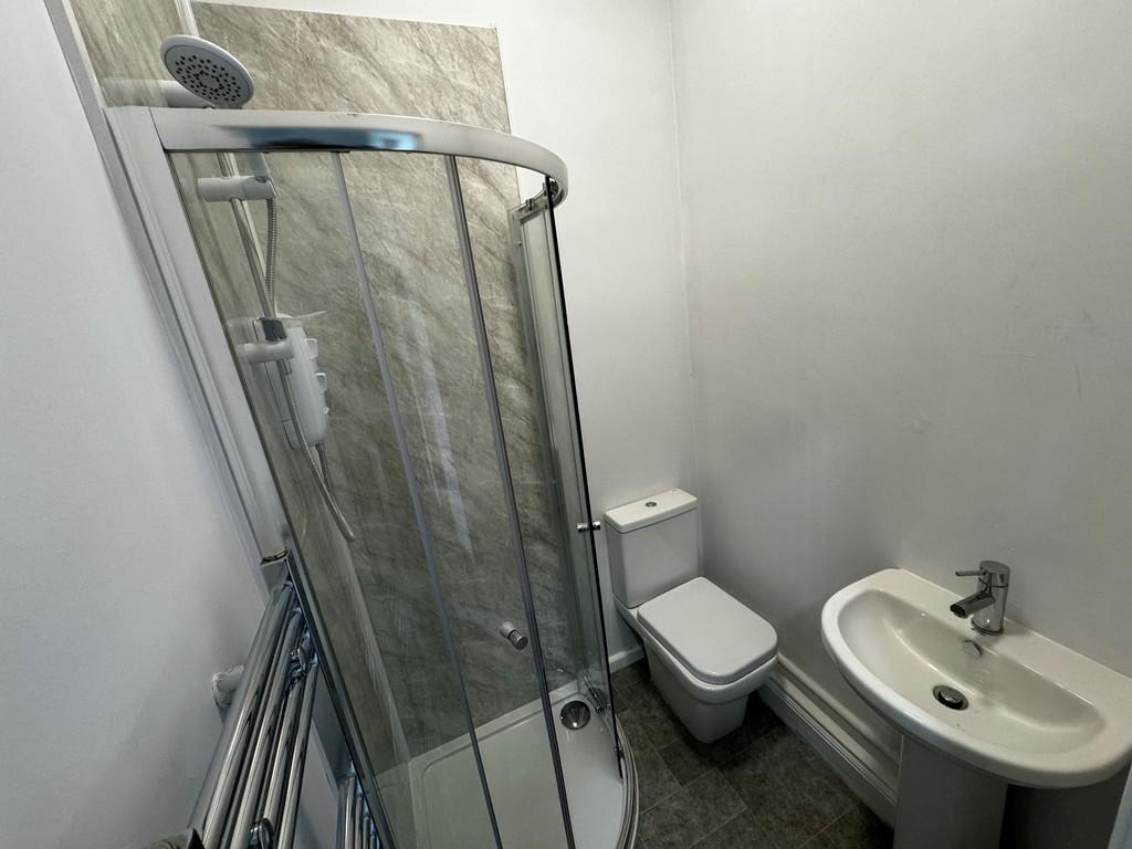 Room 3 ensuite