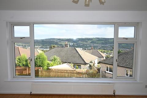 2 bedroom semi-detached bungalow to rent, Shann Avenue, Keighley BD21