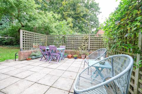 1 bedroom ground floor flat for sale, Court Road, Orpington