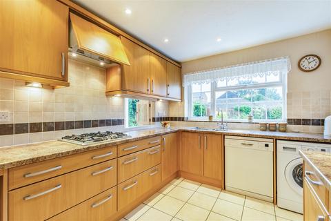 4 bedroom detached house for sale, North Street, Barming, Maidstone