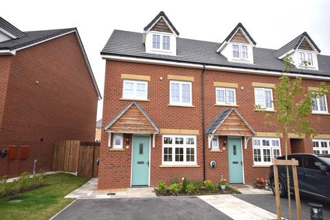 4 bedroom end of terrace house to rent, Reaseheath Way, Henhull, Nantwich